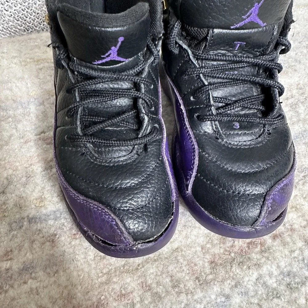 Nike Air Jordan 12 Retro Black/Field Purple Size 11C  Sneaker 151186-057 Toddler